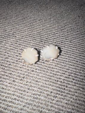 Kendra Scott Cream/White Danielle Stud Earrings